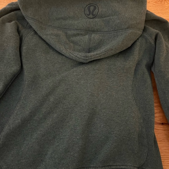 Lululemon Zip Up Size 6 - Picture 4 of 5